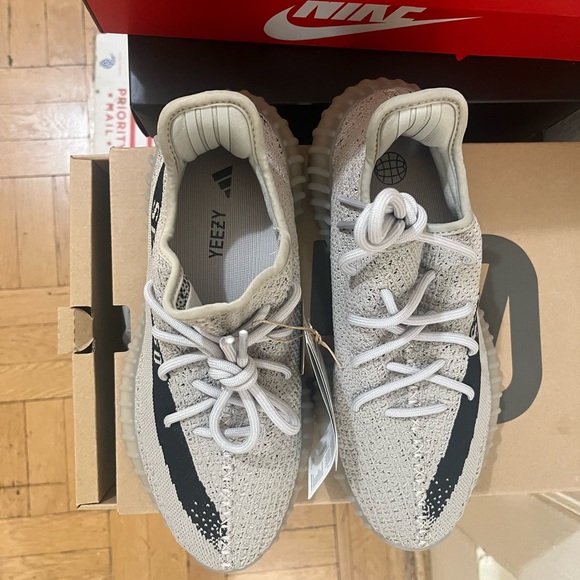 Adidas Yeezy Boost 350 V2 Slate core black - Picture 3 of 10